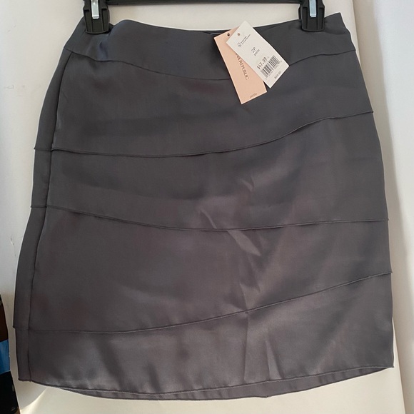 Banana Republic Gray Asymmetrical Tiered Mini Skirt Size 2P NWT - Picture 10 of 10